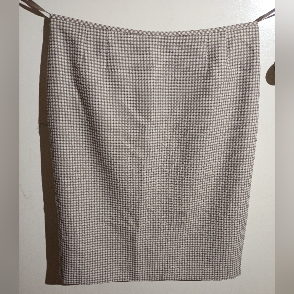 Le Suit Beige and White Textured Skirt